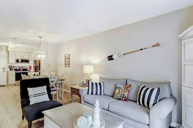 Living room at Fiddler’s Cove 15F